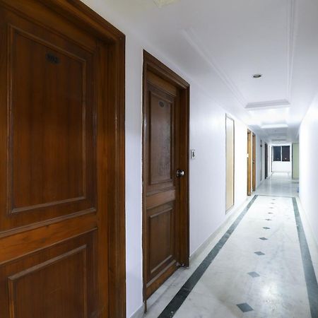 Spot On Hotel Hilltop Vadodara Exterior foto