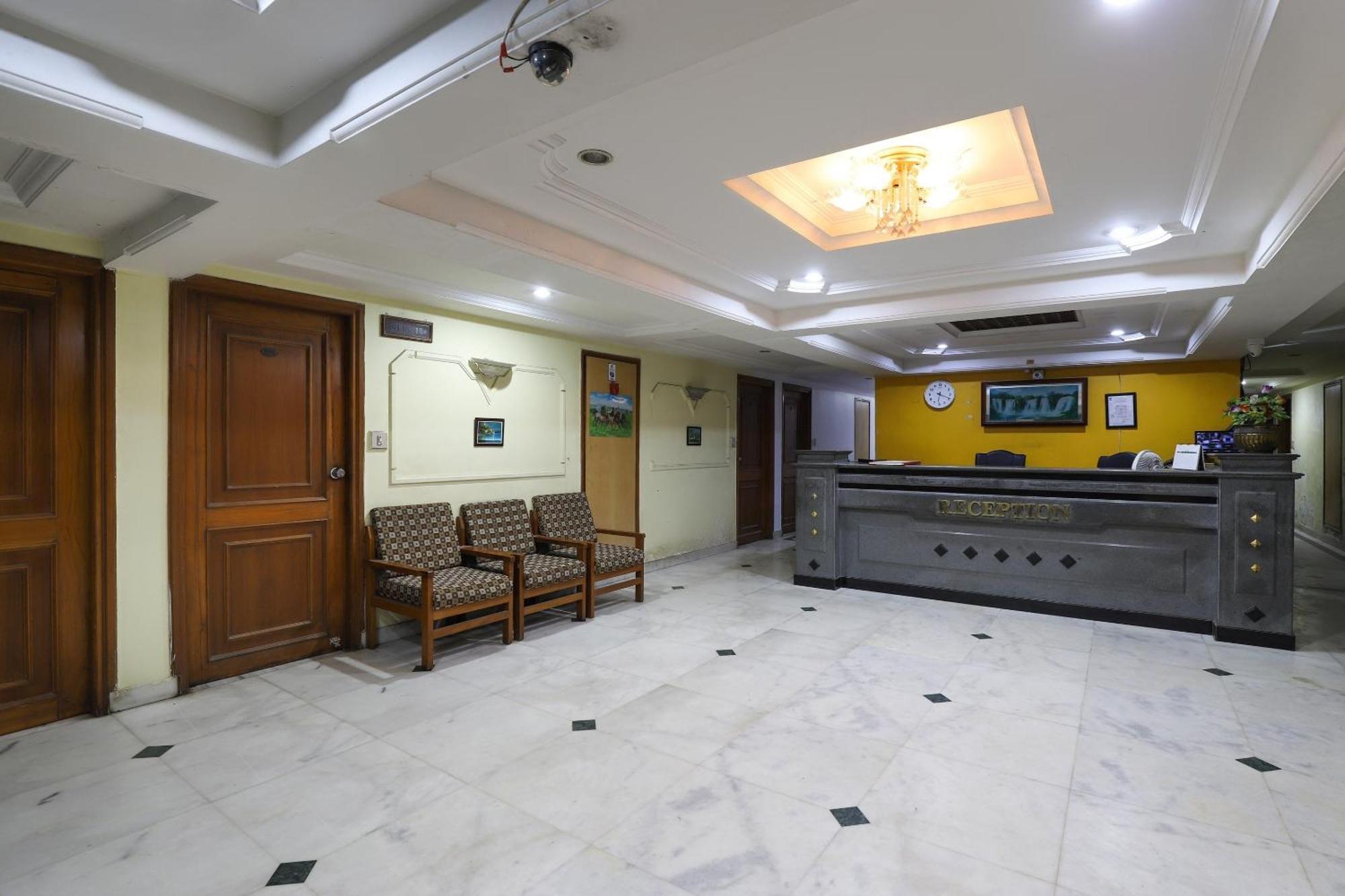 Spot On Hotel Hilltop Vadodara Exterior foto